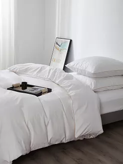 Pościel satyna bawełniana Queen Premium 140x200 biała ze złotą lamówką