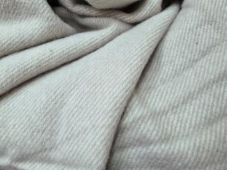 Koc wełniany z frędzlami 150x200 DIAGONAL wełna nowozelandzka jasnoszary