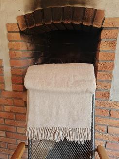 Koc wełniany jednobarwny z frędzlami sepia