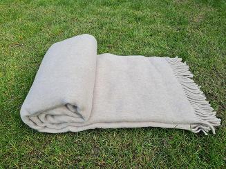 Koc wełniany jednobarwny z frędzlami sepia