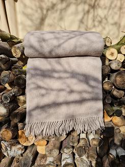 Koc wełniany jednobarwny z frędzlami sepia