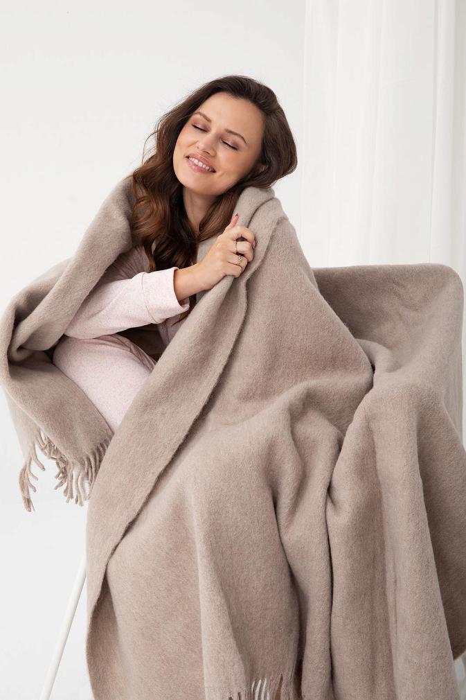 Koc wełniany jednobarwny z frędzlami sepia
