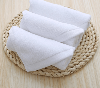 Ręcznik hotelowy 70x140 Piruu gładki biały
