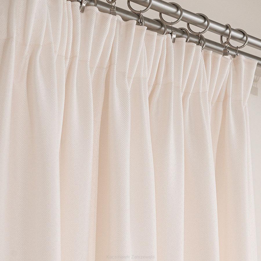 Zasłona gotowa na taśmie JODEŁKA 140x250 kremowa