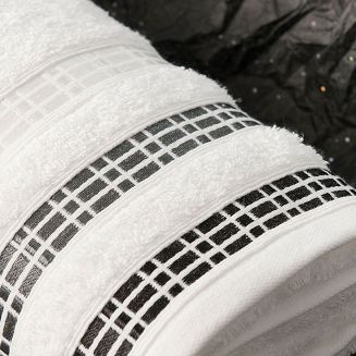 Ręcznik bawełniany LUXURY 70x140 biały z bordiurą w geometryczne pasy
