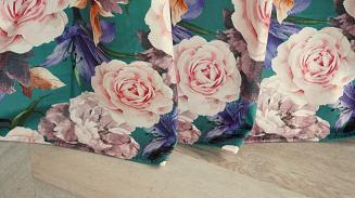 Zasłona gotowa na taśmie Rose Dark 140x270 welurowa zielona róże