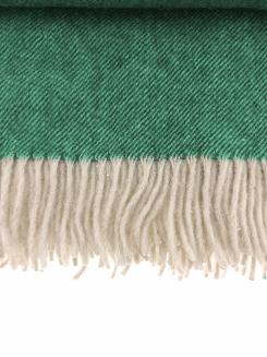 Koc wełniany z frędzlami 160x200 diagonalny szmaragdowy