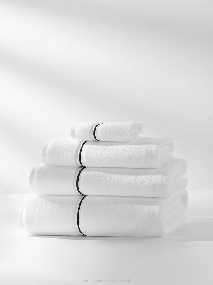 Ręcznik bawełniany LIBRE 50x90 biały z czarną bizą