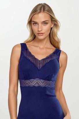 Koszulka damska z szerokimi ramiączkami i koronkowym wykończeniem Ronia granatowa