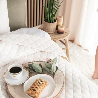 Narzuta dekoracyjna JODEŁKA 220x240 pikowana kremowa