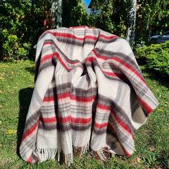 Koc wełniany z frędzlami 155x205 mała krata czerwona ekri brązowa