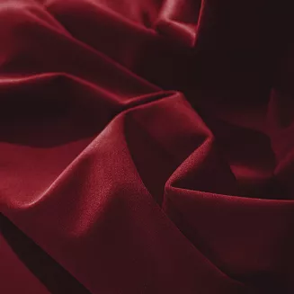 Zasłona gotowa na przelotkach BLACKOUT VELVET 140x240 czerwona