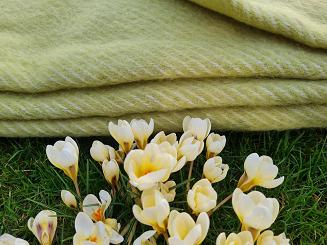 Koc z wełny nowozelandzkiej MAGDA 150x200 diagonalny groszkowy