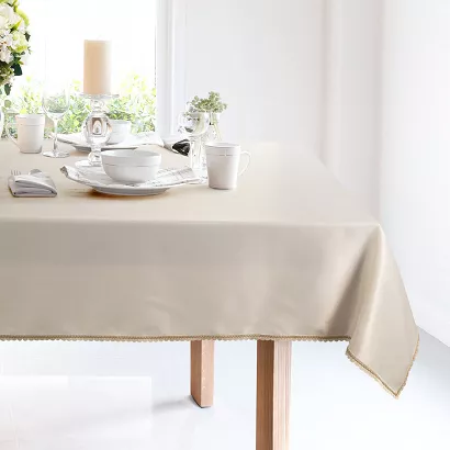 Obrus dekoracyjny LACE 140x220 Eurofirany kremowy z szampańską koronką na brzegach