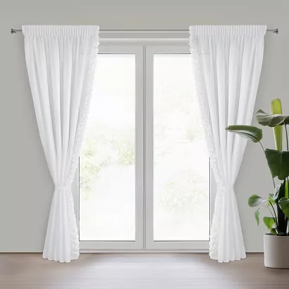 Komplet firan gotowych z szyfonu na taśmie ROSES 140x270 Eva Minge Eurofirany biała pas róż na boku