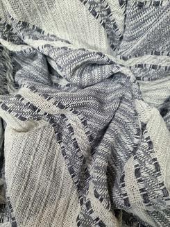 Komplet dekoracyjny narzuta 170x205 + 2x 60x170 srebrna krata z szarym paskiem