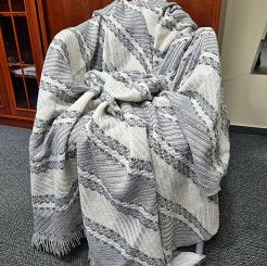 Komplet dekoracyjny narzuta 170x205 + 2x 60x170 srebrna krata z szarym paskiem