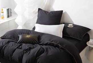 Pościel Queen 220x200 czarna ze złotą lamówką bizą