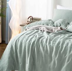 Narzuta dekoracyjna muślinowa struktura Stella 160x220 szałwiowa z haftem krzyżyków