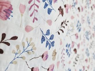 Pościel z kory 140x200 biała różowa granatowa beżowa kwiatowy rzucik