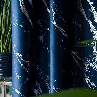 Zasłona gotowa na taśmie MARMA 140x250 granatowa ze srebrnym nadrukiem