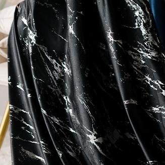 Zasłona gotowa na przelotkach MARMA 140x250 czarna ze srebrnym nadrukiem