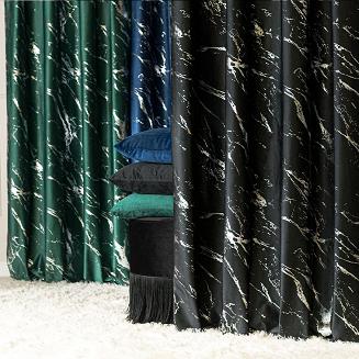 Zasłona gotowa na przelotkach MARMA 140x250 czarna ze srebrnym nadrukiem
