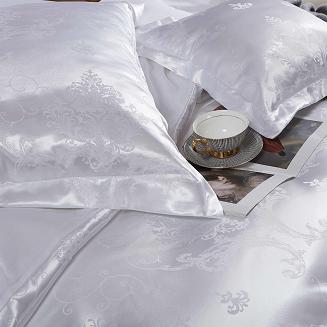 Ekskluzywna Pościel Atłasowa Z Haftem 220x200 AT002