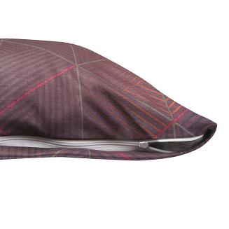 Poszewka jersey 40x40 bordowa w geometrycznym wzorze trójkątów