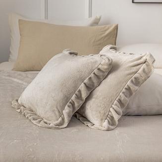 Koc narzuta Ruffy 150x200 beżowy z falbankami