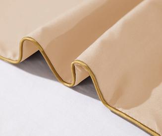 Pościel 200x220 beżowa złoty haft satynowa lamówka