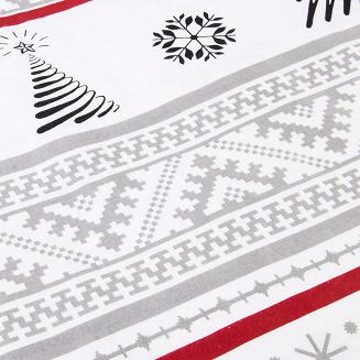 Pościel flanelowa FLANELOVE 220x200 świąteczny wzór chatki i choinek na białym tle