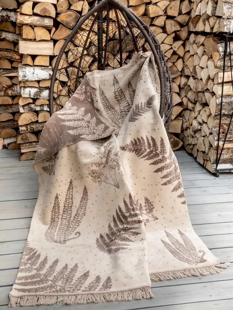 Koc bawełniano-akrylowy 150x200 beżowy liście paproci wzór 1393-1