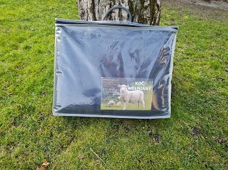 Koc z wełny nowozelandzkiej MAGDA 150x200 diagonalny czarny