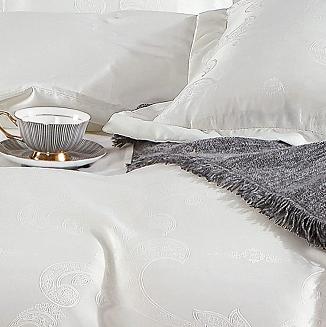 Ekskluzywna Pościel Atłasowa Z Haftem 220x200 AT011