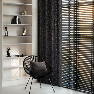 Figurka dekoracyjna RICO Eurofirany stylizowana postać z instrumentem smyczkowym kontrabas