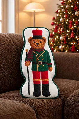 Dekoracyjna Poduszka Świąteczna BEAR 20x43x5 miś w stroju dziadka do orzechów
