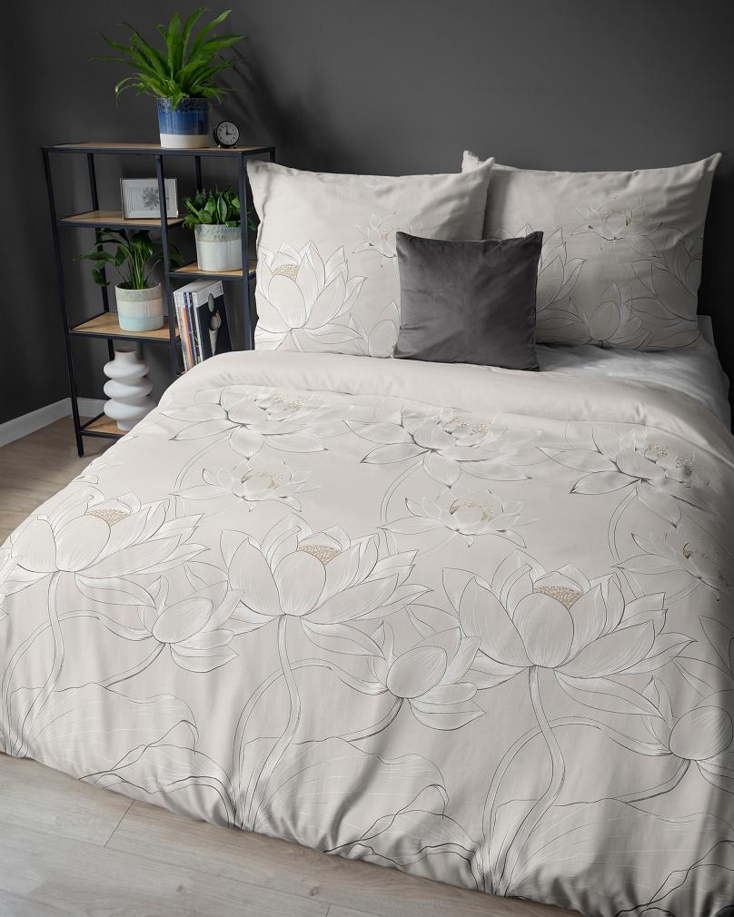 Pościel satynowa 160x200 Detexpol beżowa kwiaty lotosu