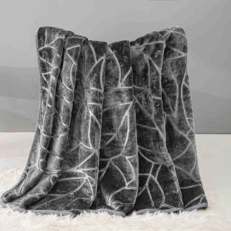 Koc akrylowy na fotel tłoczony LIV 80x160 gruby ciepły grafitowy