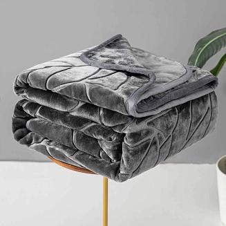 Koc akrylowy na fotel tłoczony LIV 80x160 gruby ciepły grafitowy