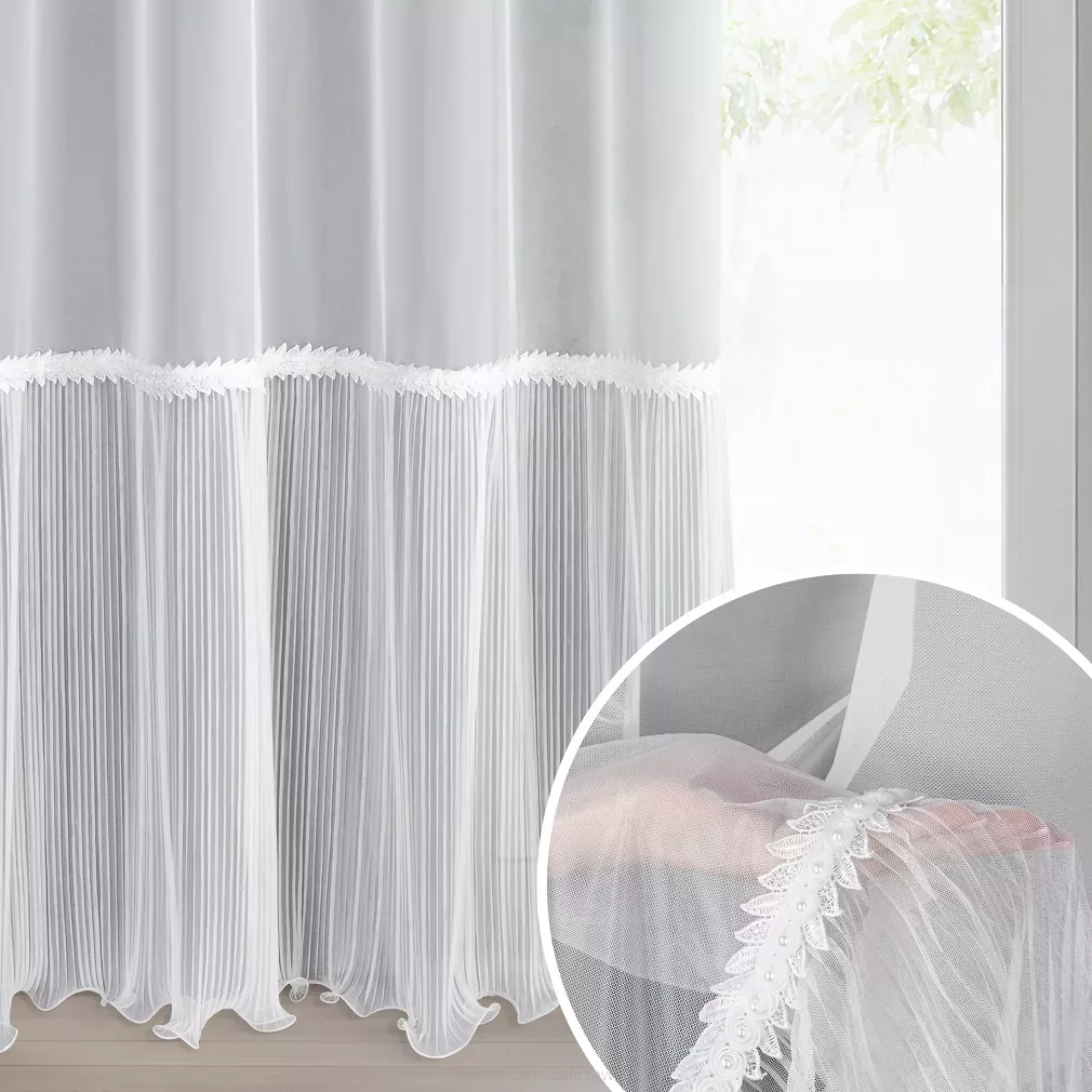 Firana gotowa na przelotkach HANA 140x250 Eurofirany biała zdobiona na dole koronką z perełkami i falbaną