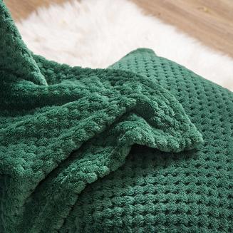 Koc narzuta z mikrofibry Monte 150x200 butelkowa zieleń