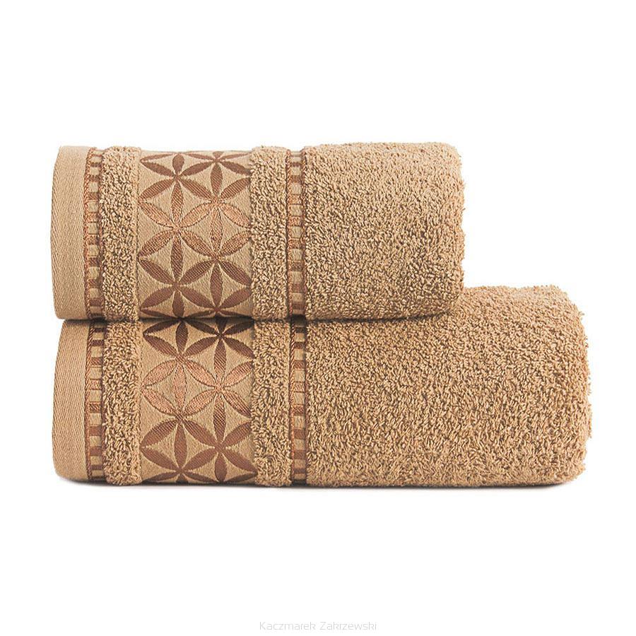 Ręcznik bawełniany PAOLA 70x140 karmelowy z bordiurą w rozety