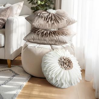 Poduszka dekoracyjna FLORES 40 Eurofirany pudrowa kremowa okrągła kwiat 3D