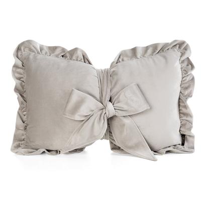 Poduszka dekoracyjna KOKARDA2 35x55 Eurofirany beżowa obszyta falbaną