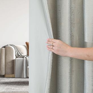 Zasłona gotowa na przelotkach ELEONORA 140x250 pastelowy szary ze złotym nadrukiem