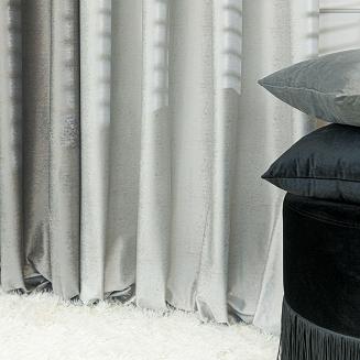 Zasłona gotowa na przelotkach ELEONORA 140x250 pastelowy szary ze złotym nadrukiem