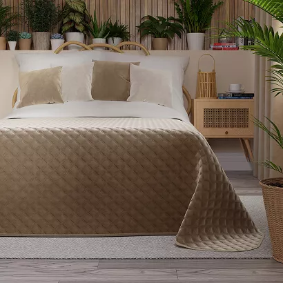 Narzuta dekoracyjna VELVI 220x240 pikowana w geometryczny wzór ciemnobeżowa