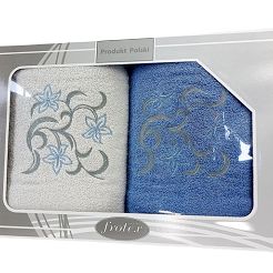 Komplet ręczników 2 szt. 70x140 Frotex Gift 2 kwiatowe ornamenty biały niebieski