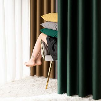 Zasłona gotowa typu blackout na przelotkach DONA 140x 250 butelkowa